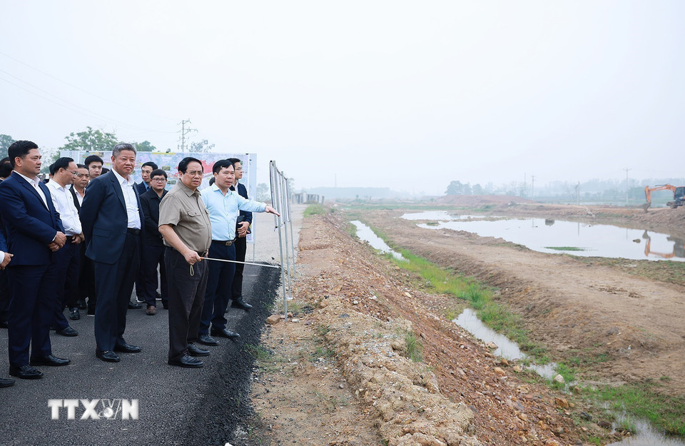 Thủ tướng Phạm Minh Chính kiểm tra tiến độ dự án Cảng hàng không quốc tế Gia Bình và các dự án liên quan